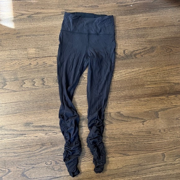 Lululemon Scrunch Bottom Leggings - Picture 1 of 2